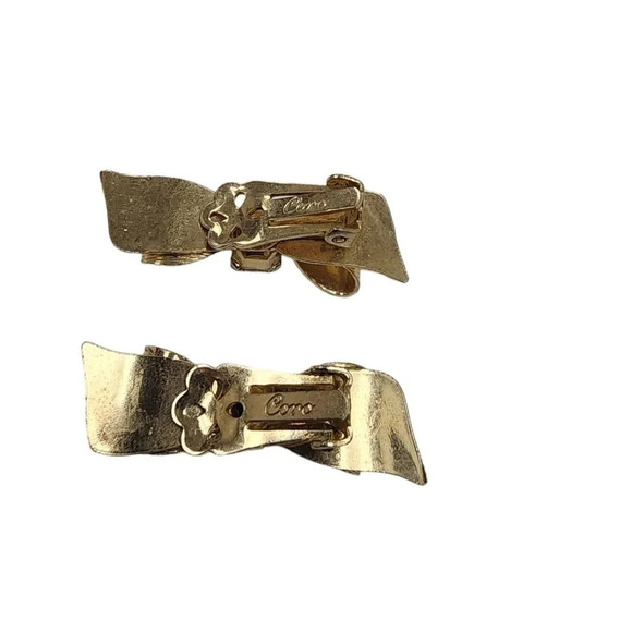 VINTAGE WOMENS GOLD TONE RHINESTONE BOW CORO EARRINGS - Picture 2 of 2